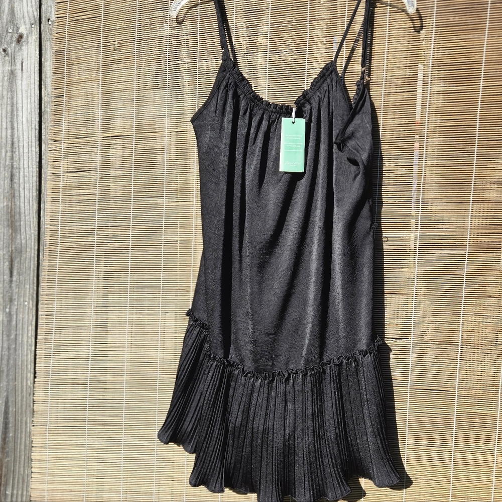 NEW Black Sundress Pleated Ruffle Hem M
